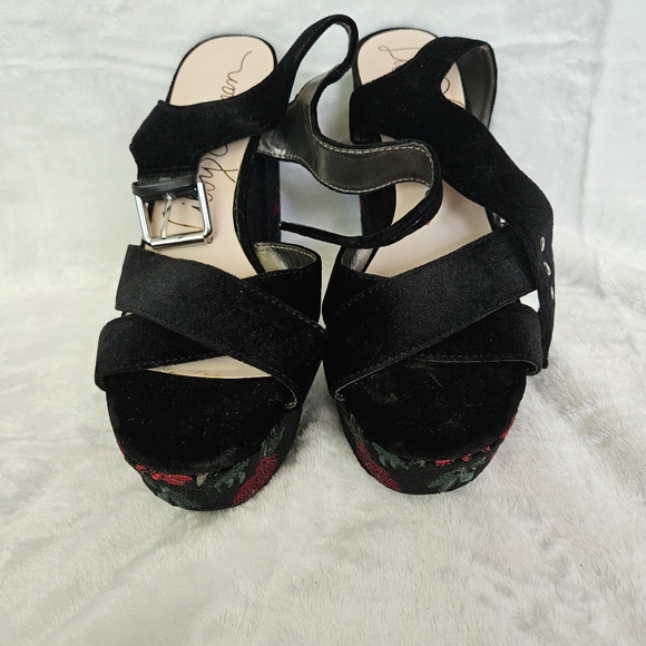 Libby Edelman Gothic Rose Velvet Platforms - Picture 2 of 4